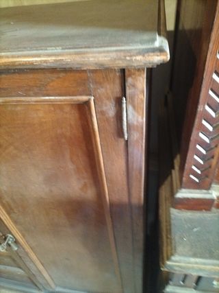 Aparador antiguo de madera