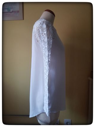 Blusa Encaje talla 38 fórmula joven White Shirt