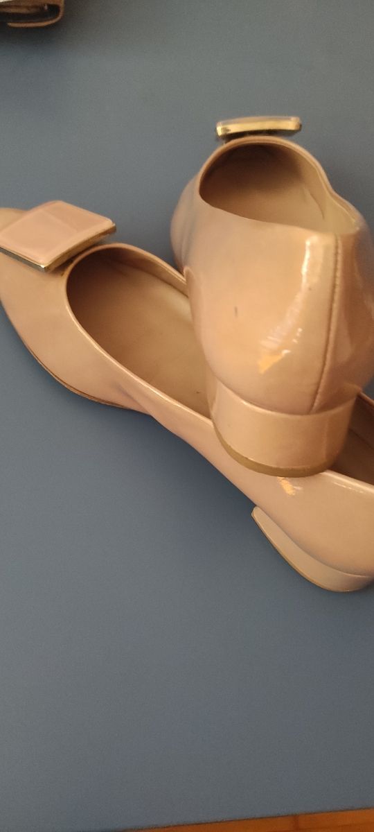 Zapatos bailarinas Dibia beige rosa palo.