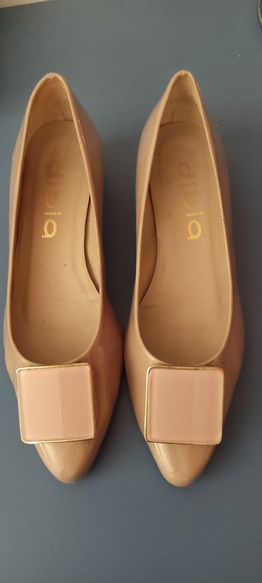 Zapatos bailarinas Dibia beige rosa palo.