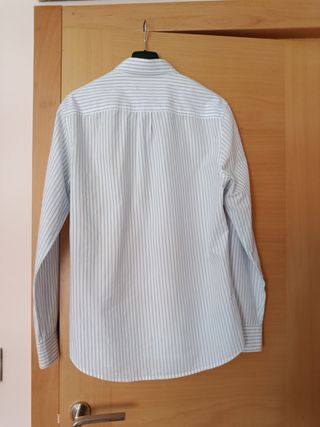 Camisa rayas azules y blancas