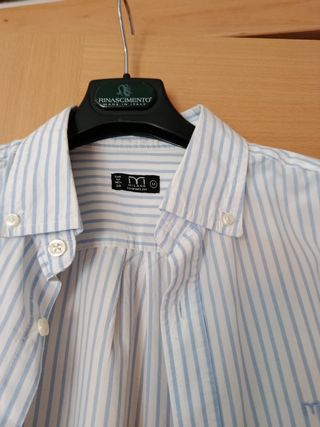 Camisa rayas azules y blancas
