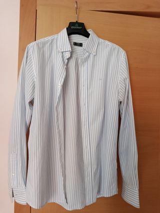 Camisa rayas azules y blancas
