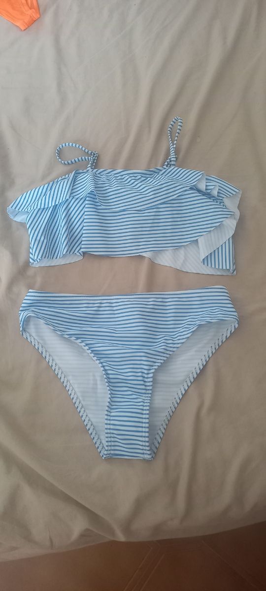 Bañadores niña 14 años. Venta en lote.