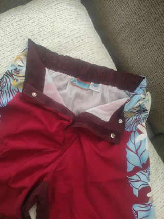 Bañador rojo, burdeos y azul - Talla M