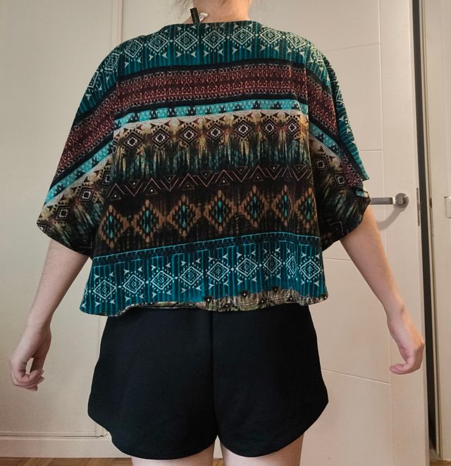 Poncho boho, kaftán, blusón hippie.
