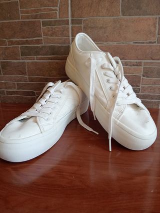 Zapatillas Zara blancas