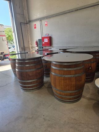 Mesas altas barril roble frances con cristal