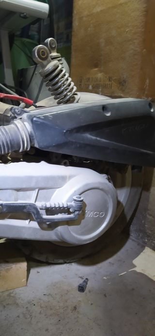 Motor scooter 125c.c. Kymco bet&win, usado. 
