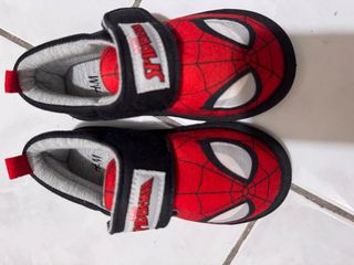Pantofole Spiderman bimbo H&M