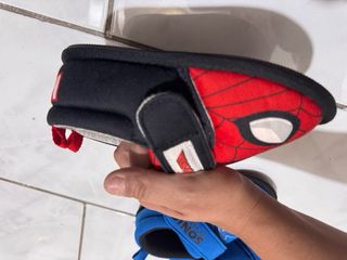 Pantofole Spiderman bimbo H&M