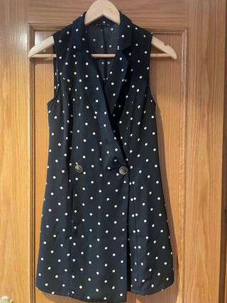 mono falda -pantalon lunares blanco y negro