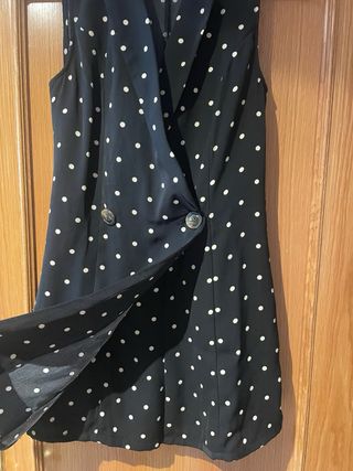 mono falda -pantalon lunares blanco y negro