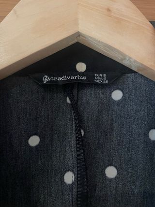 mono falda -pantalon lunares blanco y negro