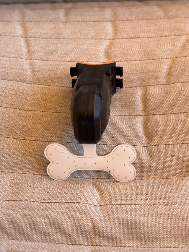 Luz trasera para bici en forma de hueso