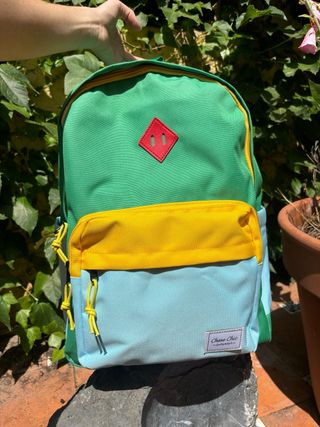 Mochila juvenil verde-amarilla. NUEVA