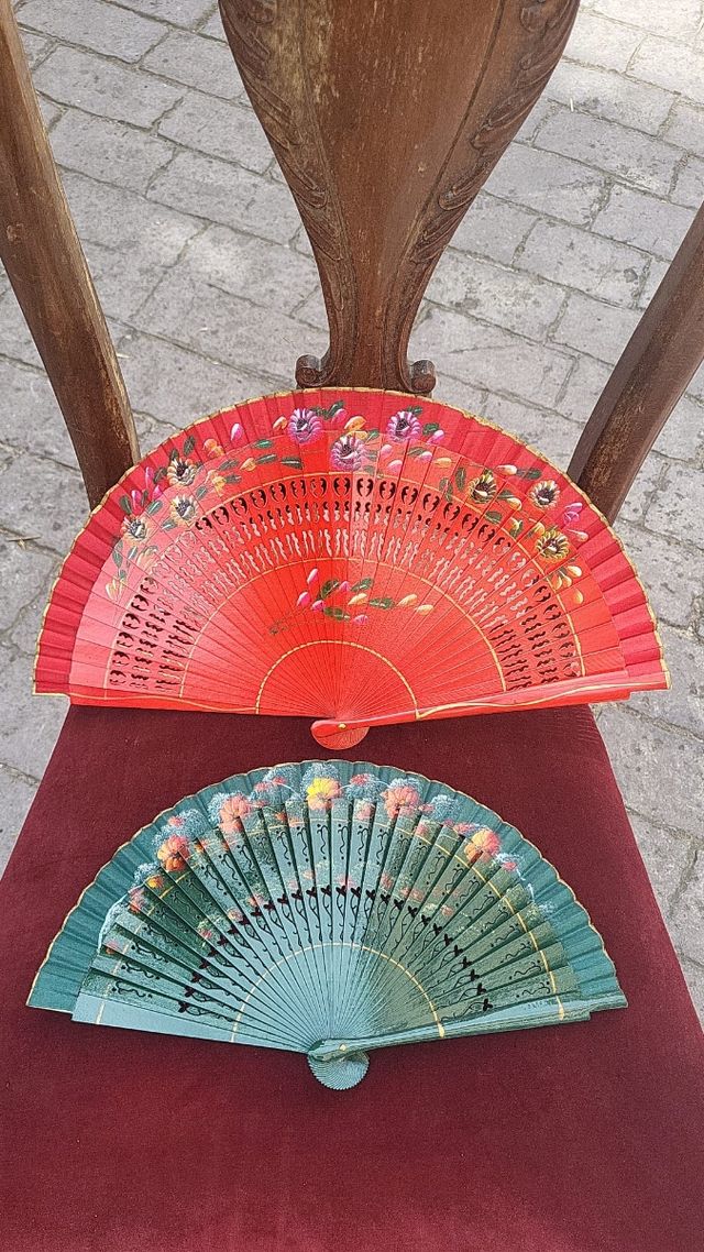 Abanicos pintados a mano