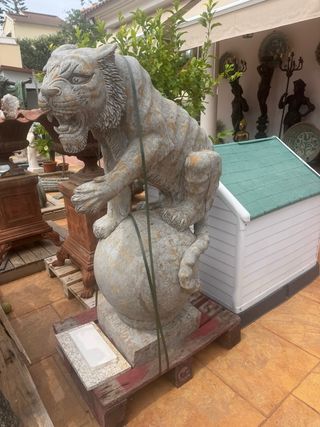 Escultura Tigre Mármol Gris