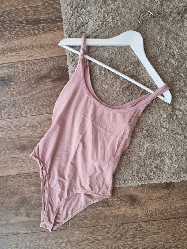 Body rosa Bershka talla S