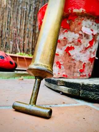 ANTIGUO INFLADOR GRANDE DE BRONCE