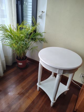Mesa auxiliar blanca - madera