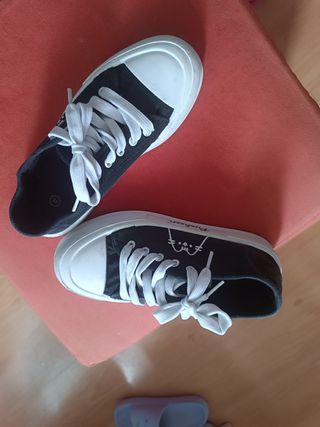 Bambas negras niña talla 33 