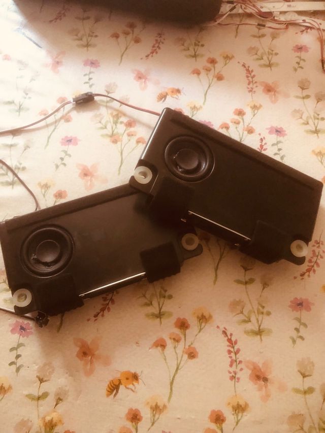 Altavoces Hisense H43MEC3050