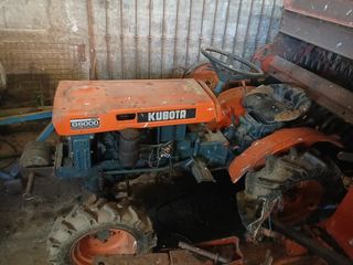 Tractor Kubota B6000 usado