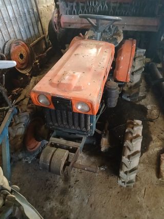 Tractor Kubota B6000 usado