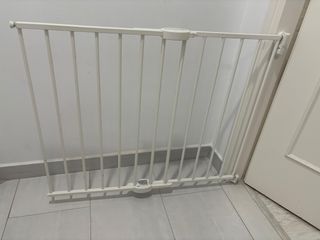 Cuna Munchkin - Barrera seguridad