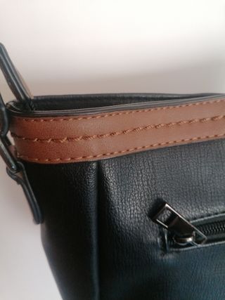 Bolso bandolera negro y marrón