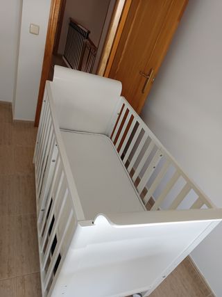 Cuna bebé blanca