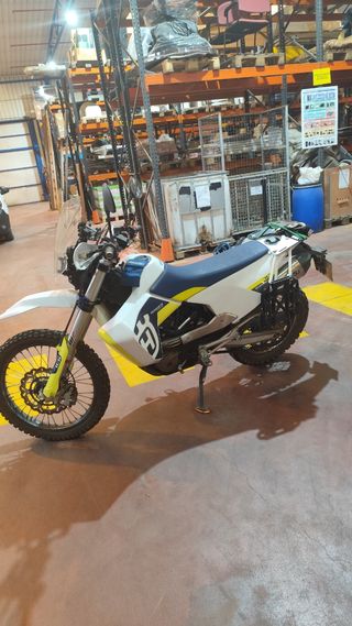 Husqvarna 701LR Enduro