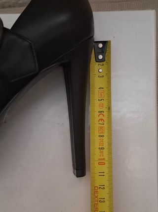 Tacones Guess negros - talla 35