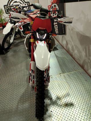 Fantic XEF 250cc Enduro trail 2024 Nueva