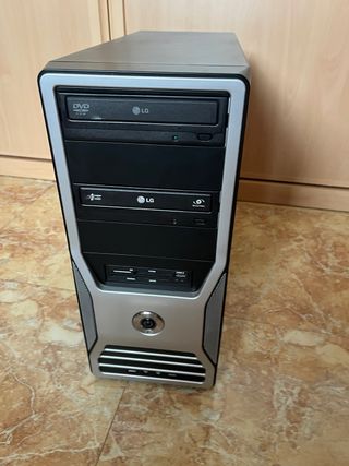 Torre PC Pentium plata