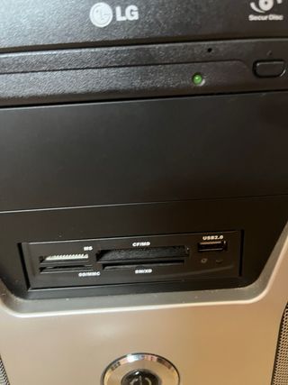 Torre PC Pentium plata