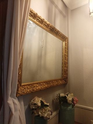 Espejo dorado estilo barroco