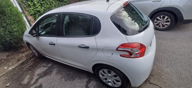 Peugeot 208 2014