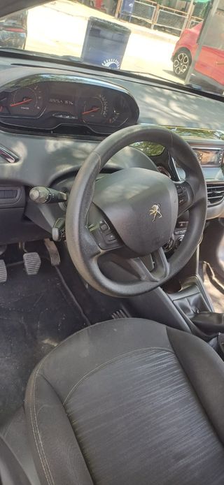 Peugeot 208 2014
