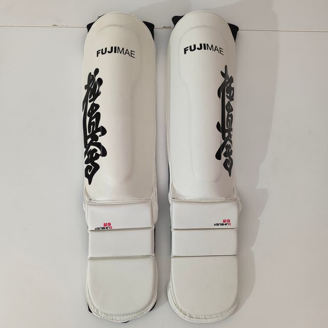 Espinilleras con empeine FUJIMAE Kyokushin Kenshin