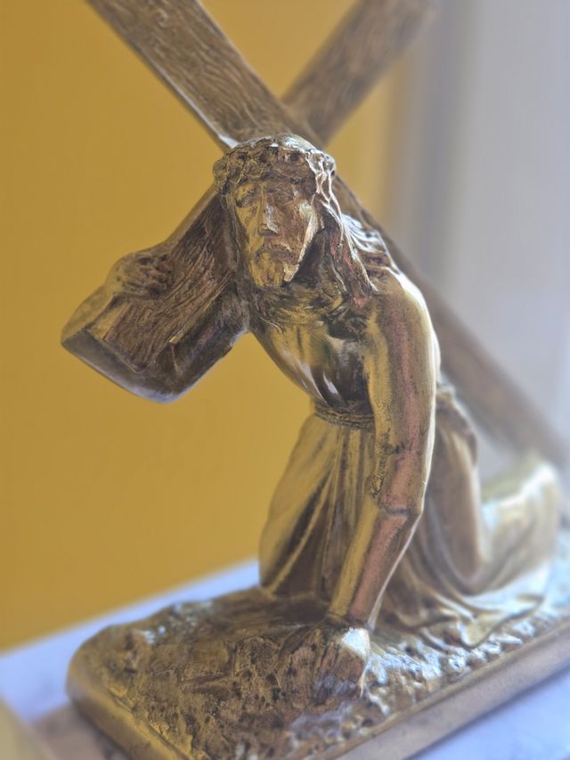 Figura Jesús con cruz - calamina