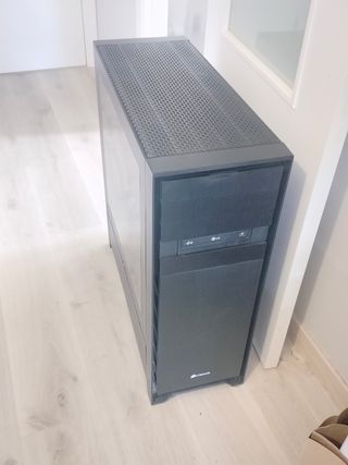 Gran Torre PC Corsair (sin discos duros)