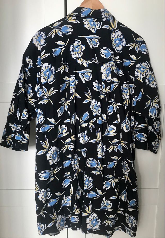 Blusa Zara XXL negra flores