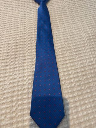 Corbata Zara Man azul y blanca
