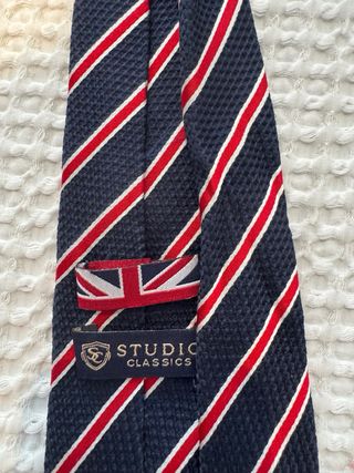 Corbata Zara Man azul y blanca