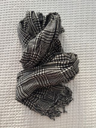 Pañuelo hombre blanco y negro