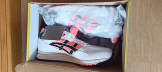 Zapatillas Asics Gel-Saga blancas y coral