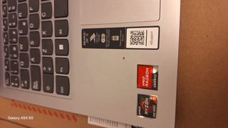 Lenovo IdeaPad 15.7" portátil plata