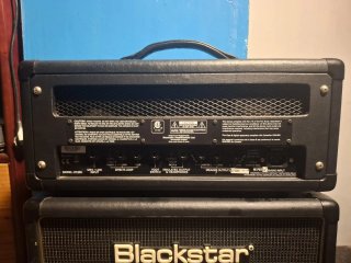 Amplificador Blackstar HT5 +Pantalla